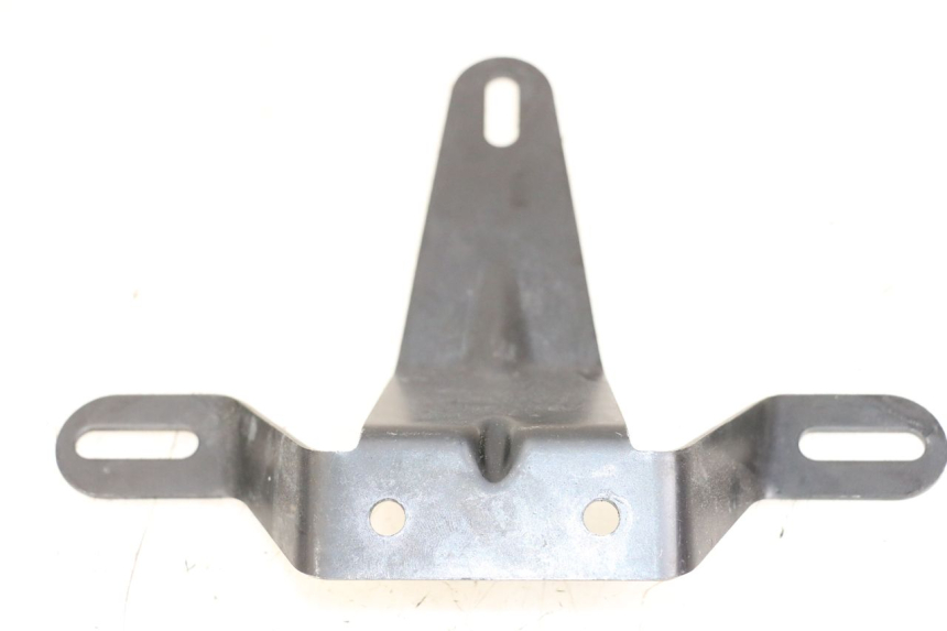 photo de SUPPORT DE PLAQUE ROYAL ENFIELD CONTINENTAL GT 650 (2019 - 2024) - Zoom état d’usage