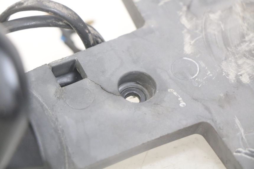 photo de SUPPORT DE PLAQUE APRILIA SCARABEO LIGHT 125 (2007 - 2011) - Vue d’ensemble