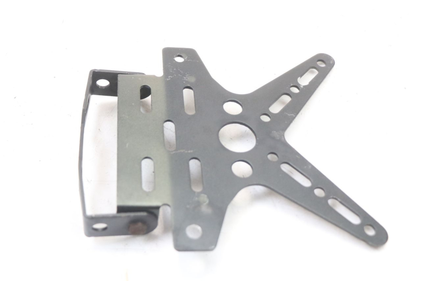 photo de SUPPORT DE PLAQUE SUZUKI SV S 650 (1999 - 2002) - Zoom état d’usage