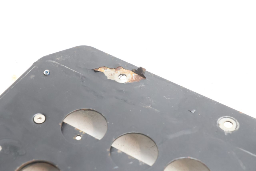 photo de SUPPORT DE PLAQUE YAMAHA TDM ABS 900 (2002 - 2014) - Gros plan technique