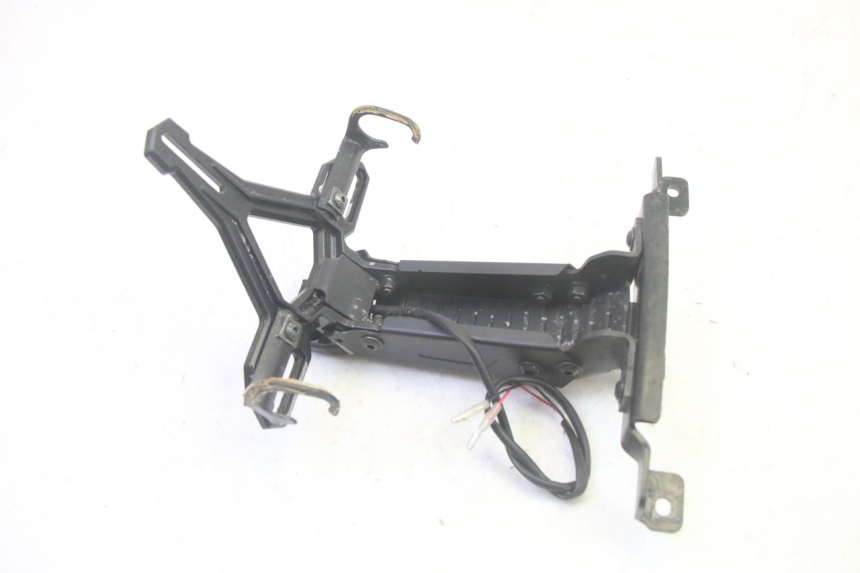 photo de SUPPORT DE PLAQUE YAMAHA TRICITY 300 (2020 - 2024) - Points de fixation
