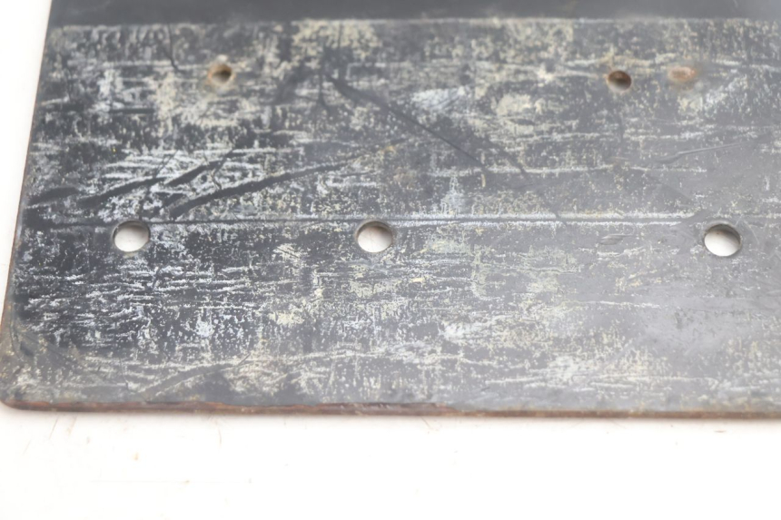 photo de SUPPORT DE PLAQUE BOOM TRIKE FUN 500 (2004 - 2010) - Zoom état d’usage