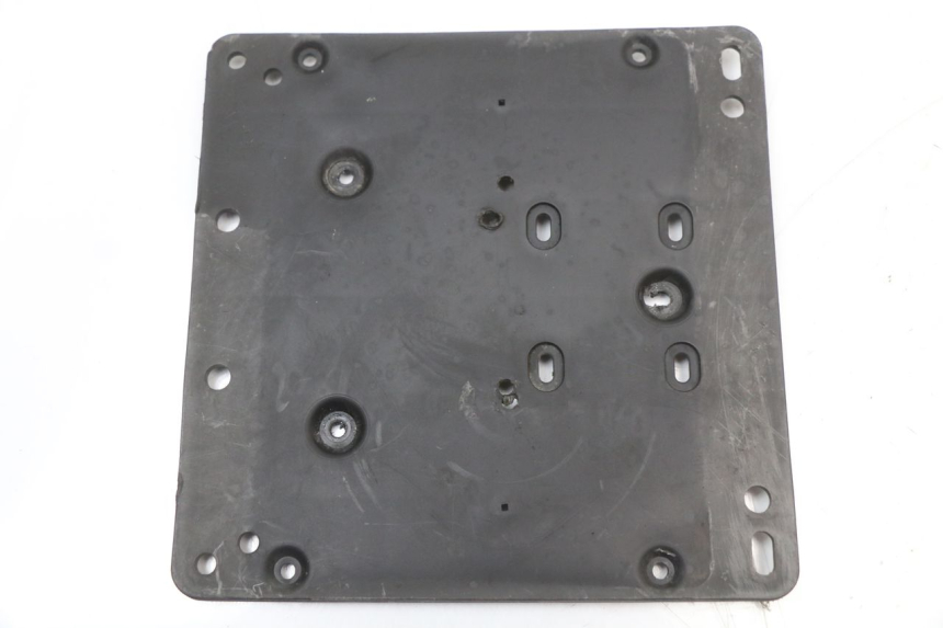 photo de SUPPORT DE PLAQUE PIAGGIO XEVO - X EVO 125 (2007 - 2017) - Vue principale