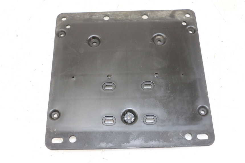 photo de SUPPORT DE PLAQUE PIAGGIO XEVO - X EVO 125 (2007 - 2017) - Vue principale