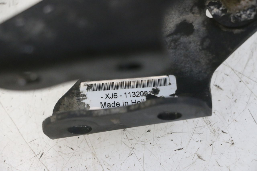 photo de SUPPORT DE PLAQUE YAMAHA XJ6 ABS 600 (2008 - 2016) - Détail de la pièce