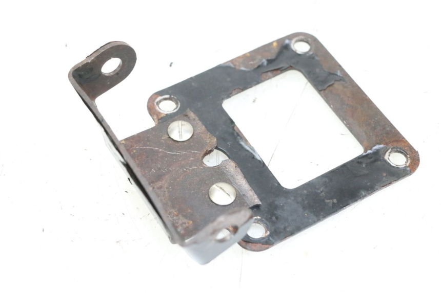 photo de SUPPORT DE PLAQUE YAMAHA FZ1 FAZER 1000 (2007 - 2009) - Détail de la pièce