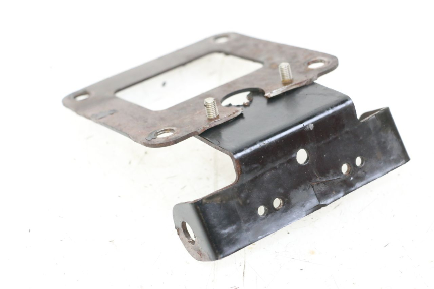 photo de SUPPORT DE PLAQUE YAMAHA FZ1 FAZER 1000 (2007 - 2009) - Autre angle de vue