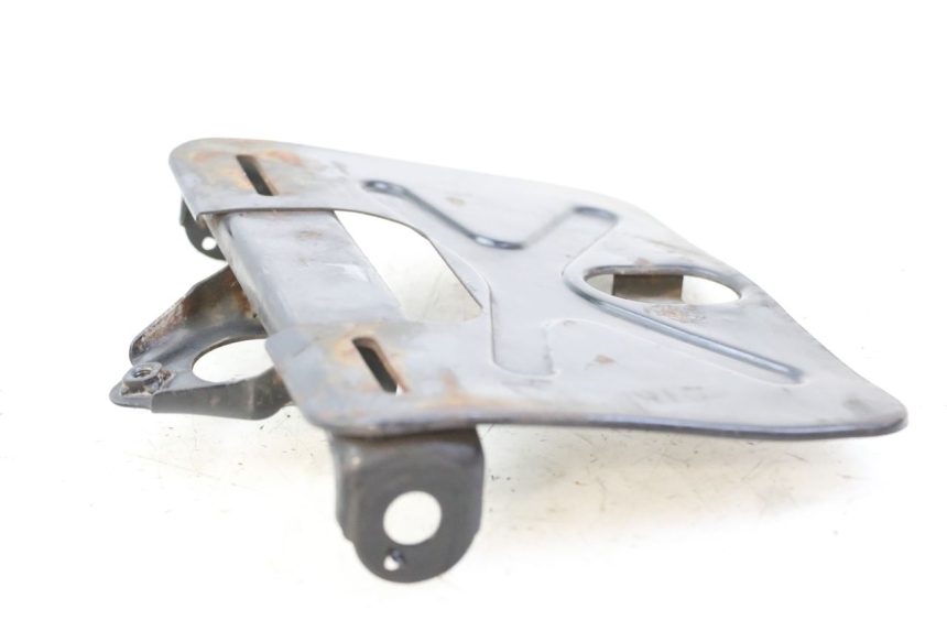 photo de SUPPORT DE PLAQUE YAMAHA SR 125 (1982 - 2003) - Gros plan technique