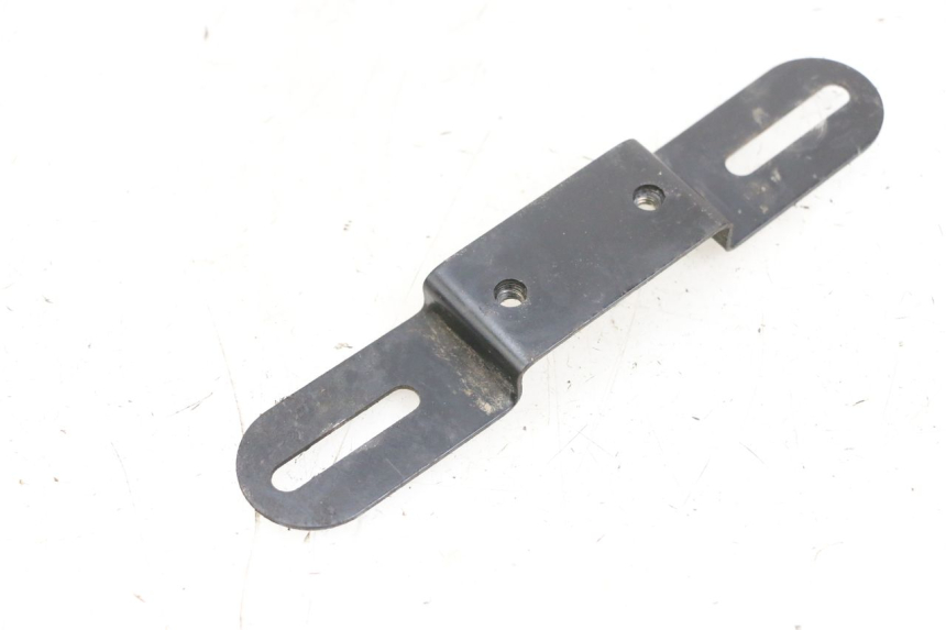 photo de SUPPORT DE PLAQUE KAWASAKI ZR 7 750 (1999 - 2004) - Détail de la pièce
