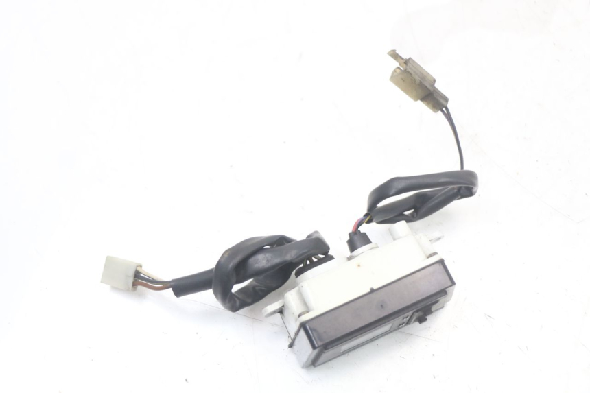 photo de TABLEAU DE BORD KAWASAKI GTR 1000 (1994 - 2004) - Zoom état d’usage