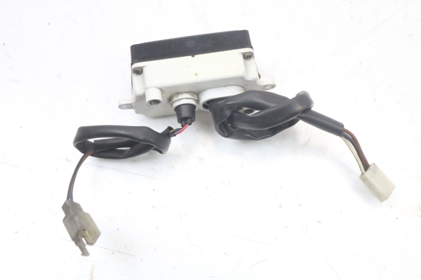 photo de TABLEAU DE BORD KAWASAKI GTR 1000 (1994 - 2004) - Gros plan technique