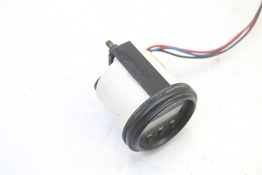 photo de TABLEAU DE BORD TRIUMPH SPRINT 900 (1995 - 1998) - Autre angle de vue