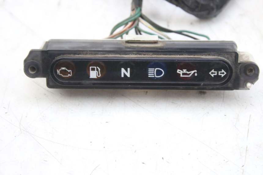 photo de TABLEAU DE BORD TRIUMPH SPRINT ST 955 (1999 - 2001) - État de surface