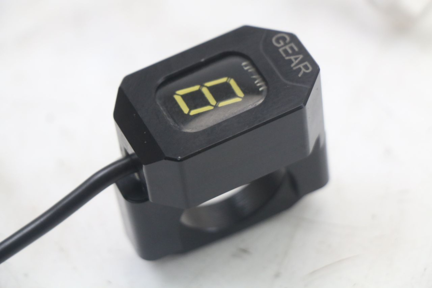 photo de TABLEAU DE BORD YAMAHA FZ1 FAZER 1000 (2007 - 2009) - Autre angle de vue