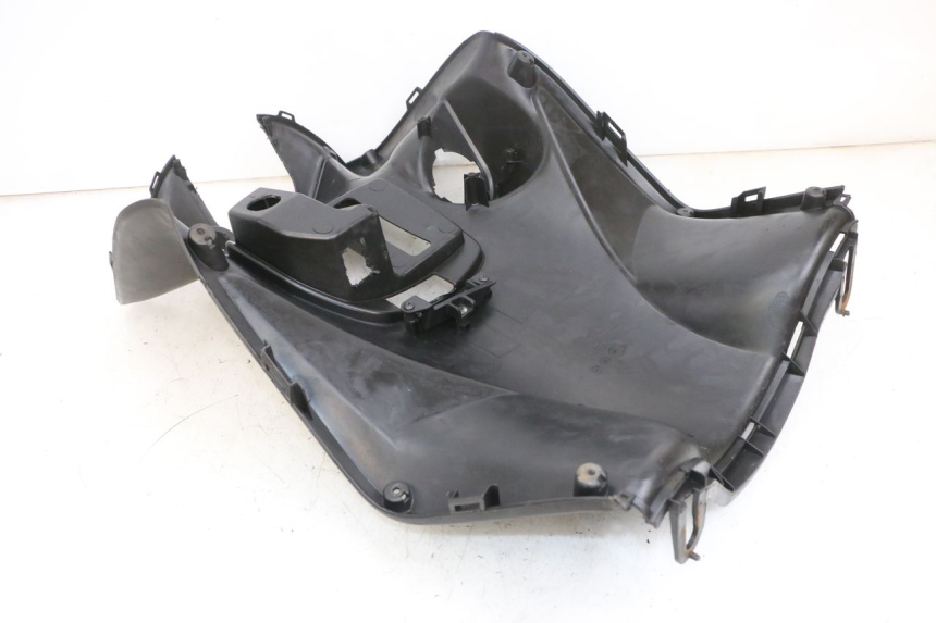 photo de TABLIER INTERIEUR KYMCO AGILITY 16+ 4T 50 (2018 - 2023) - Autre angle de vue