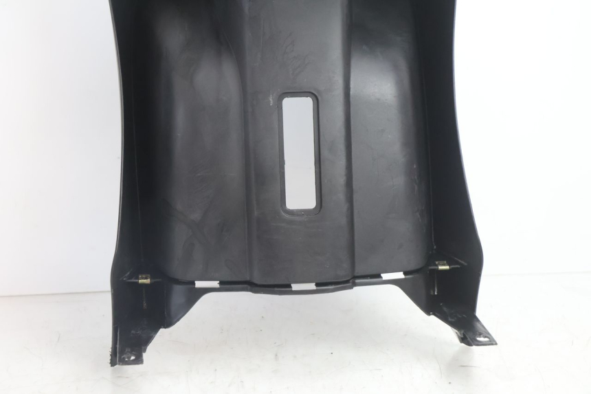 photo de TABLIER INTERIEUR KYMCO AGILITY 4T 50 (2005 - 2018) - Gros plan technique