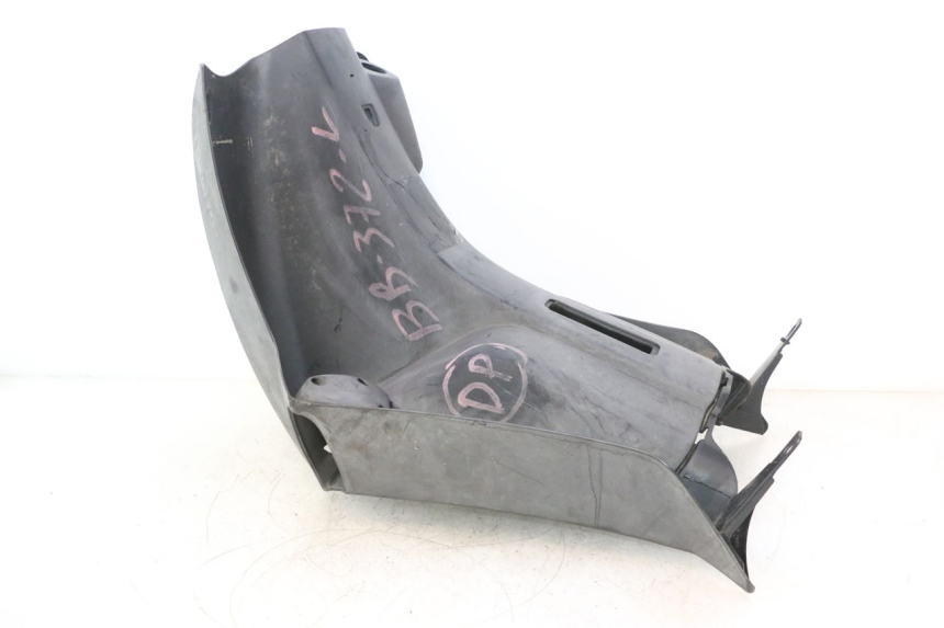 photo de TABLIER INTERIEUR KYMCO AGILITY 4T 50 (2005 - 2018) - Gros plan technique