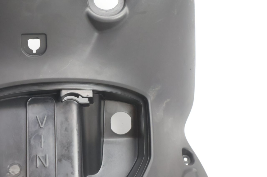 photo de TABLIER INTERIEUR KYMCO AGILITY CITY 16P 125 (2015 - 2024) - Autre angle de vue
