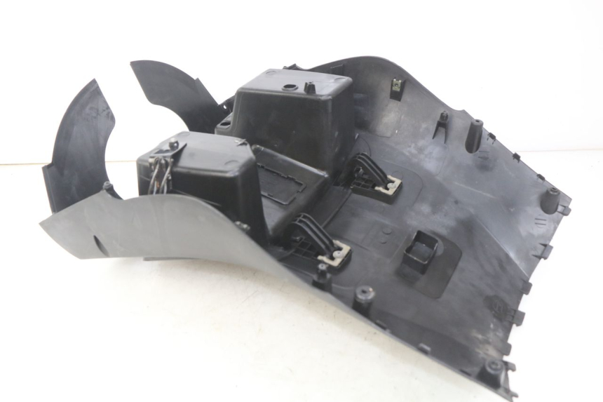 photo de TABLIER INTERIEUR ECCITY ARTELEC 670 1 (2013 - 2017) - Autre angle de vue