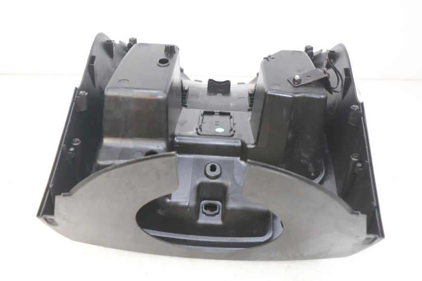 photo de TABLIER INTERIEUR ECCITY ARTELEC 670 1 (2013 - 2017) - Gros plan technique