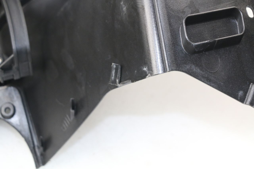 photo de TABLIER INTERIEUR APRILIA ATLANTIC 125 (2003 - 2009) - Détail de la pièce