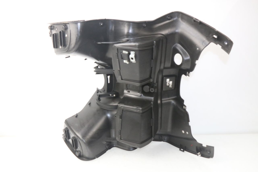 photo de TABLIER INTERIEUR APRILIA ATLANTIC 125 (2003 - 2009) - Détails caractéristiques