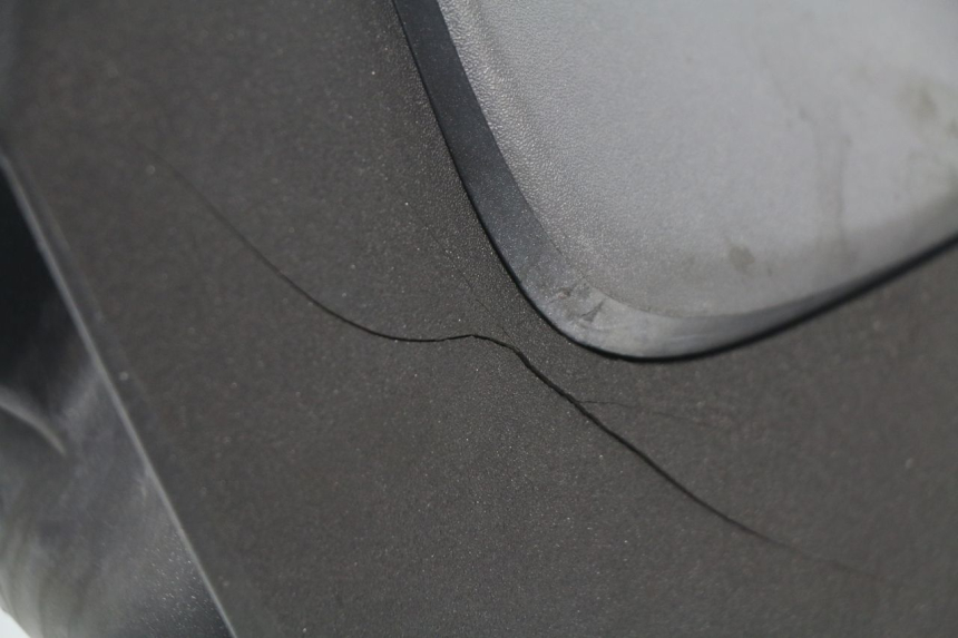 photo de TABLIER INTERIEUR PIAGGIO BEVERLY 500 (2003 - 2007) - Détail de la pièce