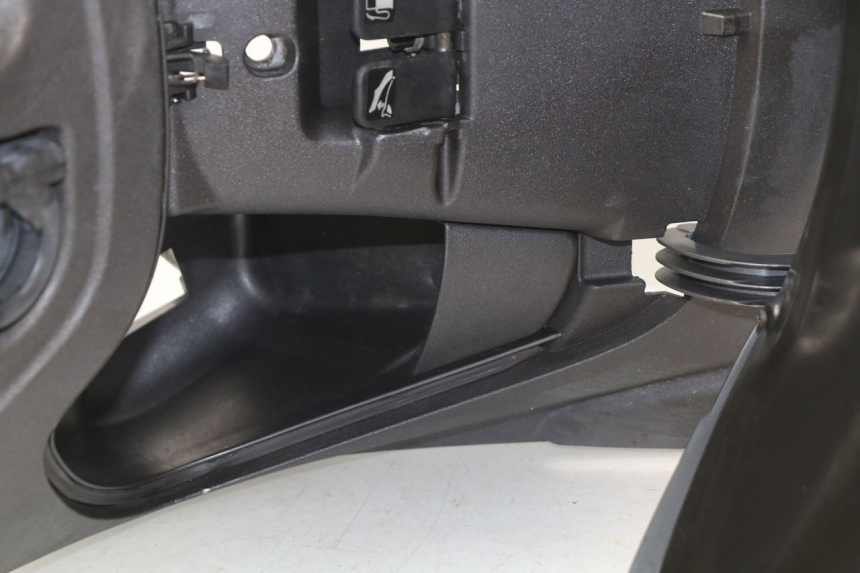 photo de TABLIER INTERIEUR PIAGGIO BEVERLY 500 (2003 - 2007) - Vue produit