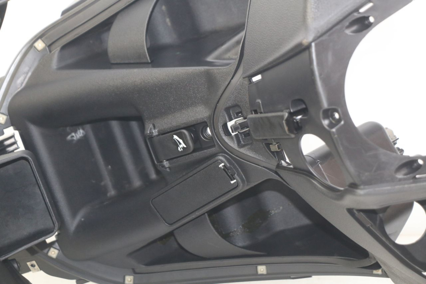 photo de TABLIER INTERIEUR PIAGGIO BEVERLY 125 (2010 - 2015) - Vue produit