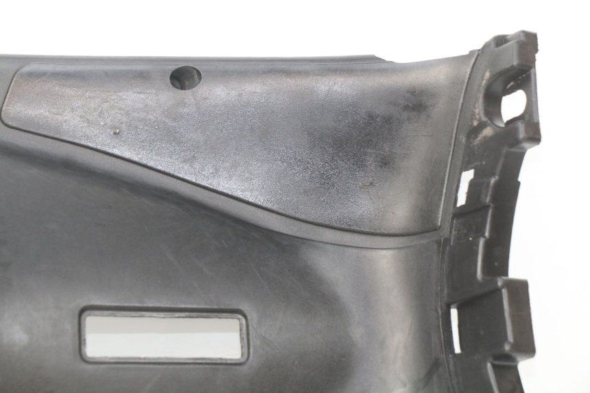 photo de TABLIER INTERIEUR MBK BOOSTER NEXT GENERATION 50 (2004 - 2007) - Détails caractéristiques