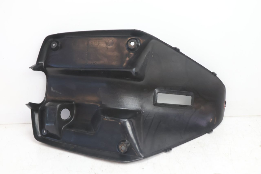 photo de TABLIER INTERIEUR MBK BOOSTER SPIRIT 50 (1996 - 1999) - Points de fixation