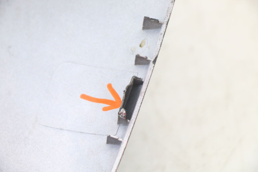 photo de TABLIER INTERIEUR MBK BOOSTER SPIRIT NAKED 50 (2004 - 2017) - Détails caractéristiques