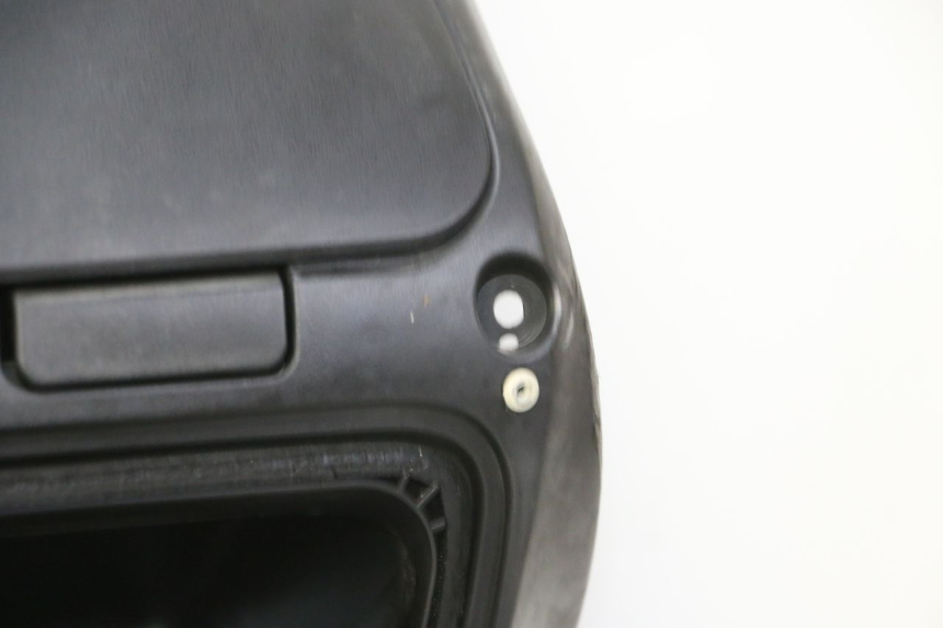 photo de TABLIER INTERIEUR SUZUKI BURGMAN 125 (2007 - 2014) - Zoom composants