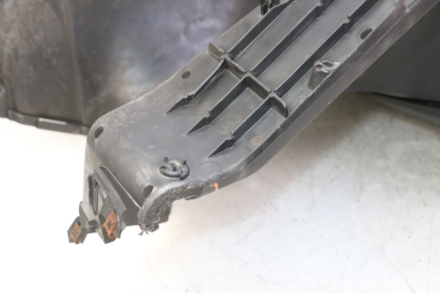 photo de TABLIER INTERIEUR SUZUKI BURGMAN 125 (2007 - 2014) - Autre angle de vue