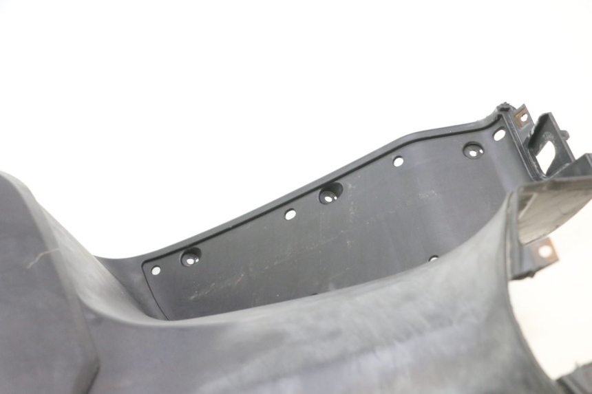 photo de TABLIER INTERIEUR SUZUKI BURGMAN 125 (2007 - 2014) - Détails caractéristiques