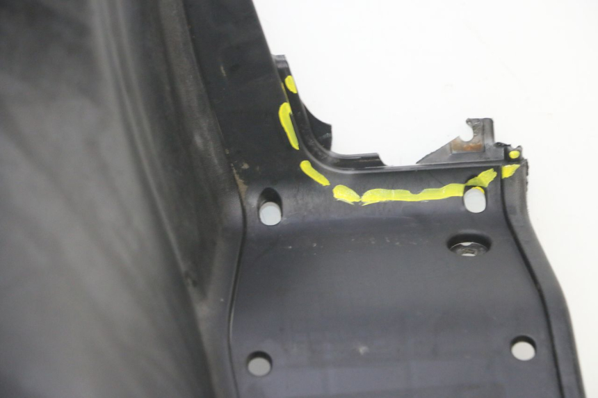 photo de TABLIER INTERIEUR SUZUKI BURGMAN 125 (2007 - 2014) - Zoom état d’usage