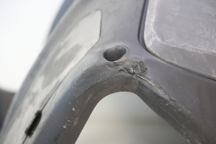 photo de TABLIER INTERIEUR SUZUKI BURGMAN 125 (2007 - 2014) - Zoom état d’usage