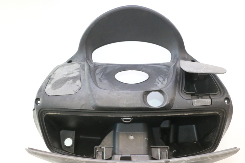 photo de TABLIER INTERIEUR SUZUKI BURGMAN 125 (2007 - 2014) - Autre angle de vue
