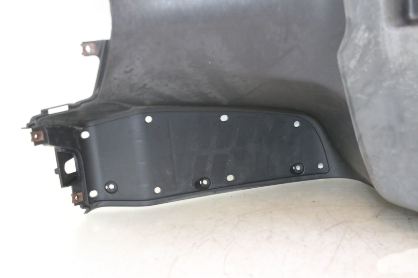 photo de TABLIER INTERIEUR SUZUKI BURGMAN 125 (2007 - 2014) - Marquages et références