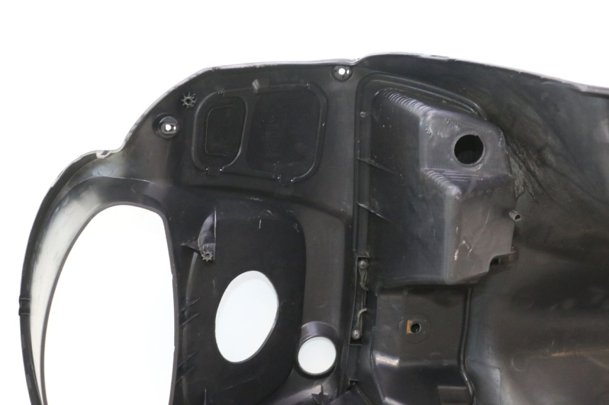 photo de TABLIER INTERIEUR SUZUKI BURGMAN 125 (2007 - 2014) - État de surface