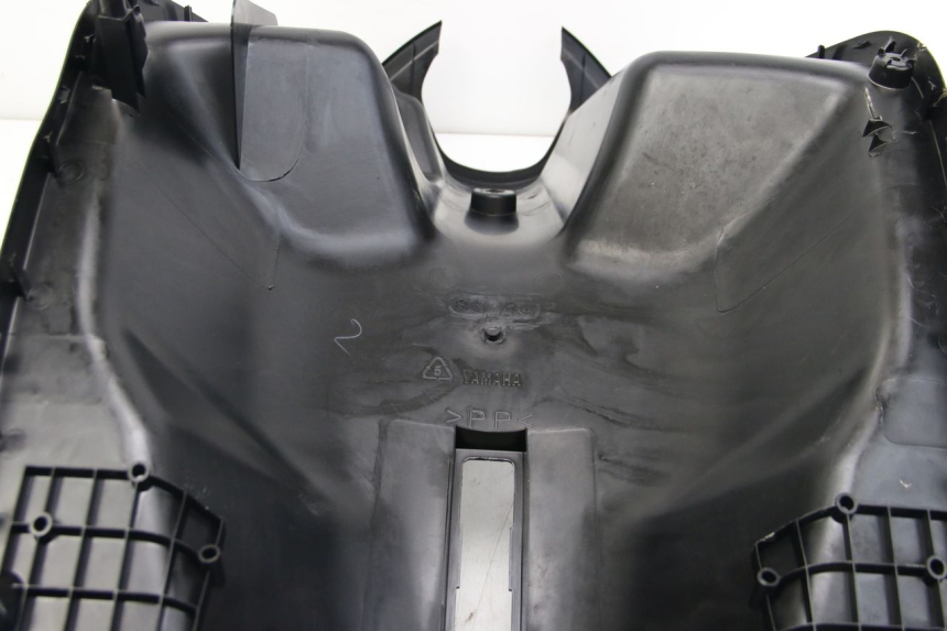 photo de TABLIER INTERIEUR YAMAHA BW'S BWS 125 (2010 - 2013) - Vue rapprochée
