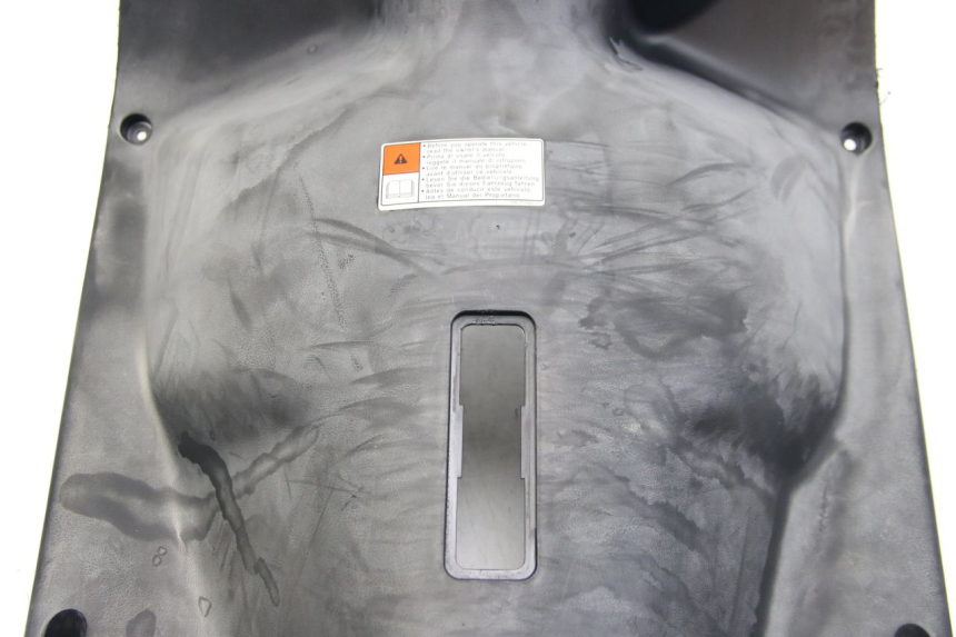 photo de TABLIER INTERIEUR YAMAHA BW'S BWS 125 (2010 - 2013) - Vue d’ensemble