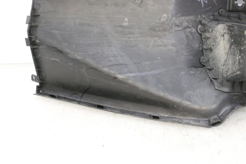 photo de TABLIER INTERIEUR YAMAHA BW'S 100 (1999 - 2002) - Zoom composants