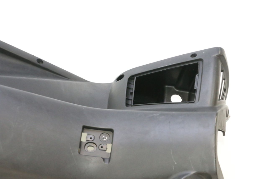 photo de TABLIER INTERIEUR PEUGEOT CITYSTAR 2T 50 (2018 - 2021) - Gros plan technique
