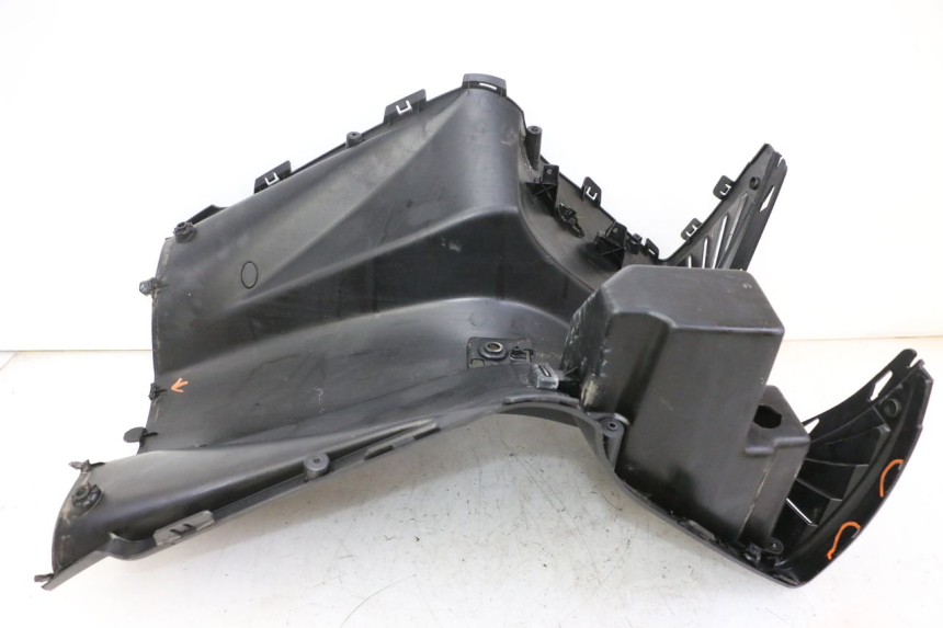 photo de TABLIER INTERIEUR PEUGEOT CITYSTAR 50 (2013 - 2017) - Gros plan technique