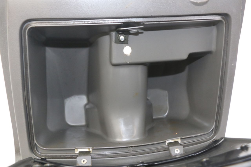 photo de TABLIER INTERIEUR SUZUKI CP 80 (1985 - 1996) - Détail de la pièce