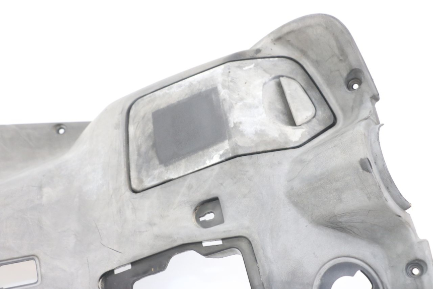 photo de TABLIER INTERIEUR YAMAHA CYGNUS X 125 (2004 - 2007) - Détails caractéristiques