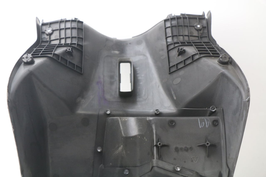 photo de TABLIER INTERIEUR YAMAHA CYGNUS X INJECTION 125 (2007 - 2013) - Détail de la pièce