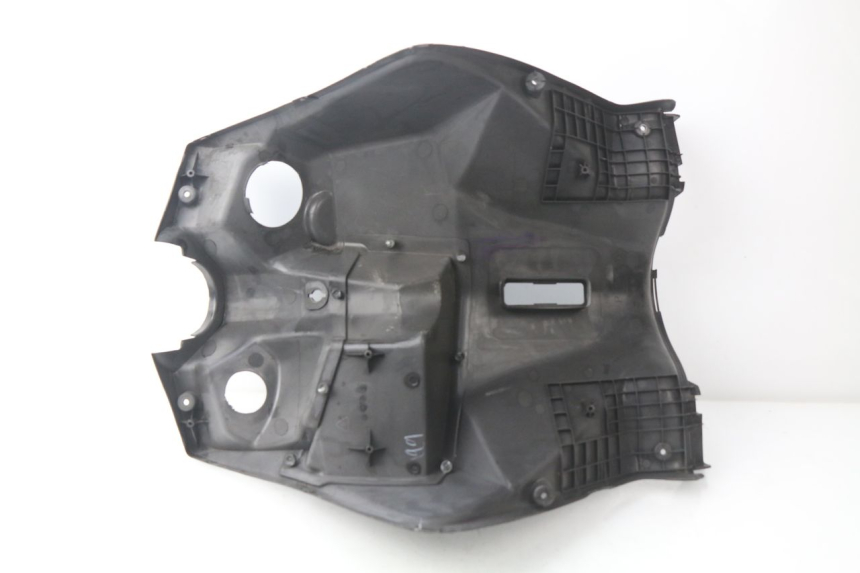 photo de TABLIER INTERIEUR YAMAHA CYGNUS X INJECTION 125 (2007 - 2013) - Autre angle de vue