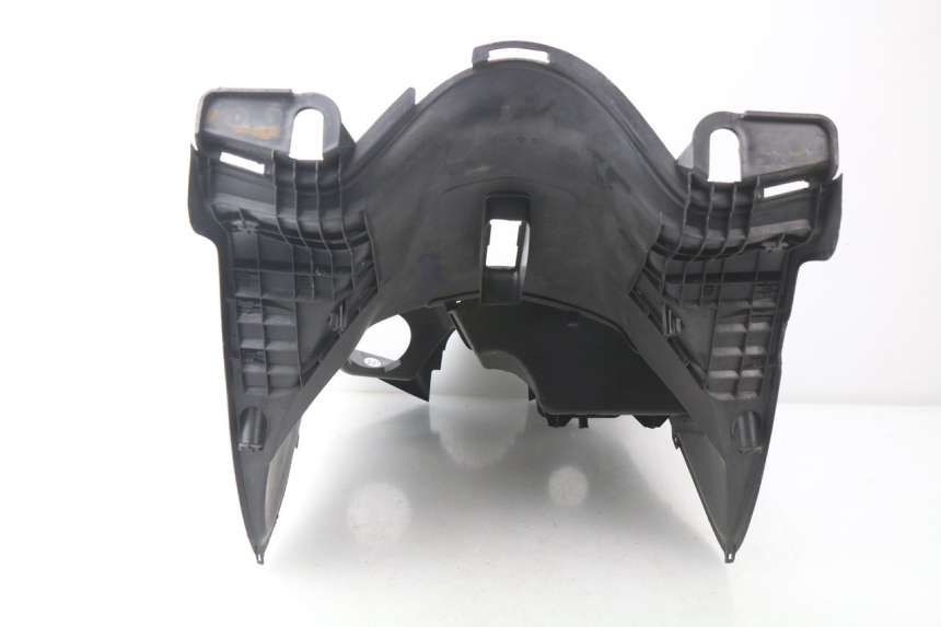 photo de TABLIER INTERIEUR YAMAHA CYGNUS X INJECTION 125 (2007 - 2013) - Gros plan technique